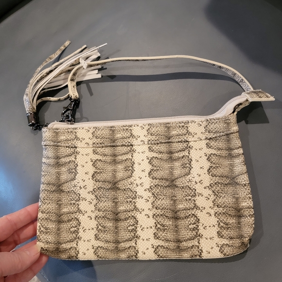 NWT Stephanie Snake Skin Clutch Bag by Initial Outfitters - Picture 3 of 7